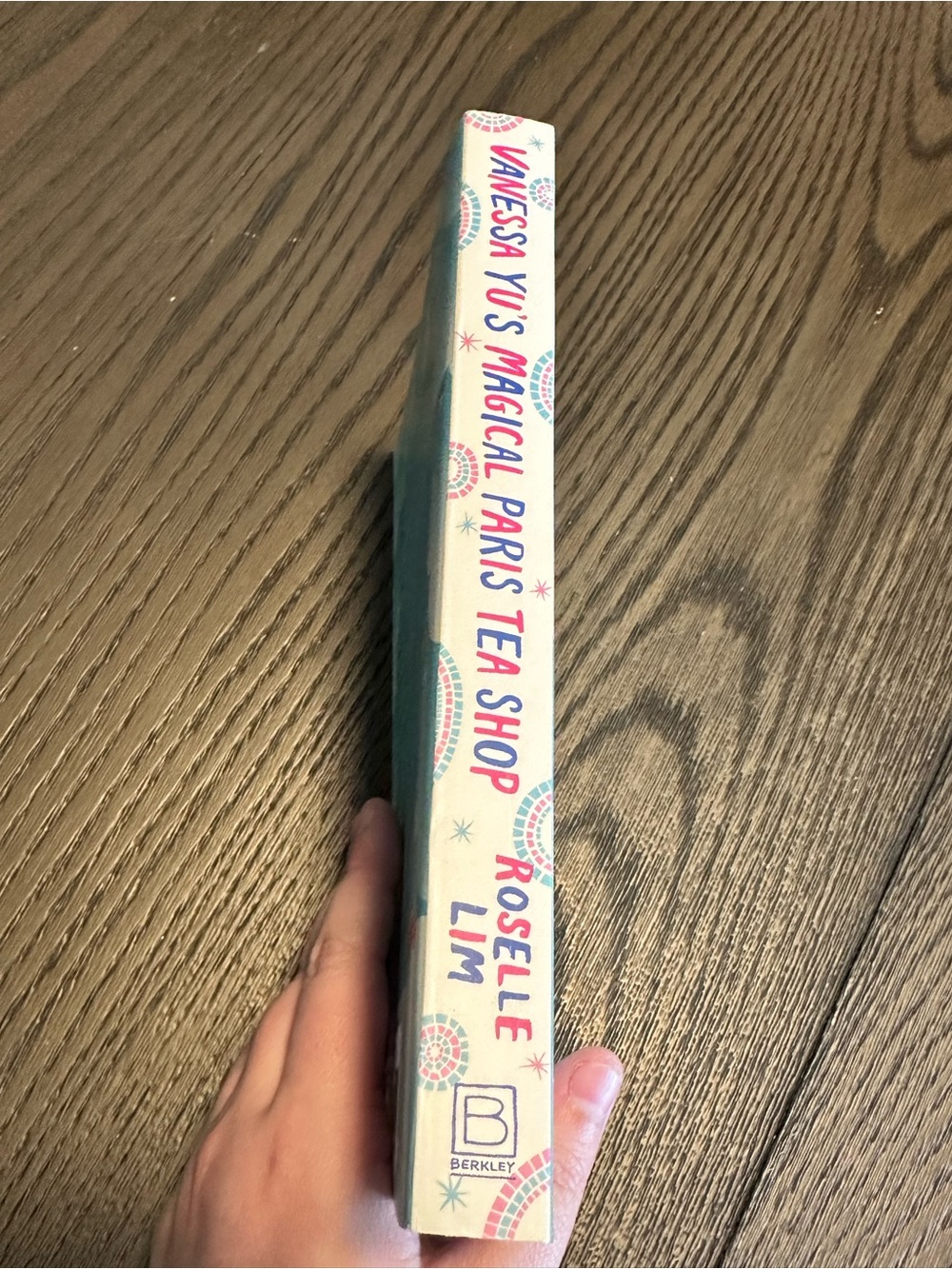📚5 for $25 📚Vanessa Yu's Magical Paris Tea Shop - Picture 4 of 4